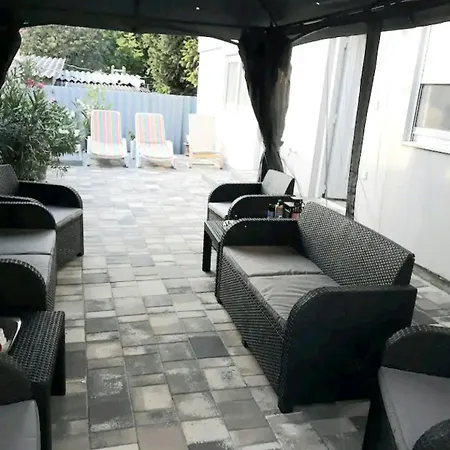 Flower 4 Free Parking